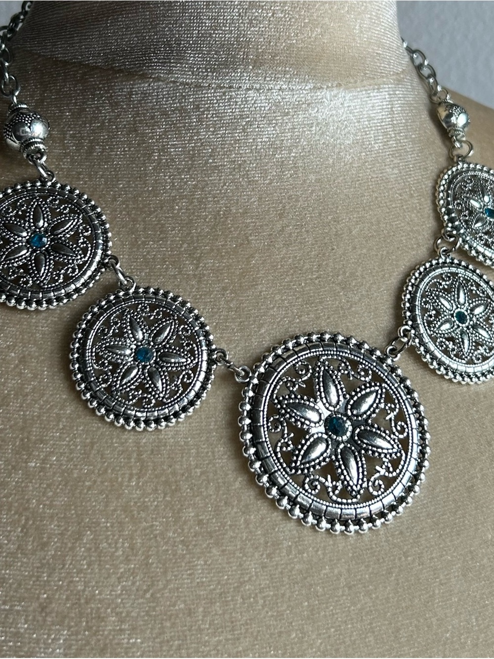 Circle filigree statement silver tone necklace
